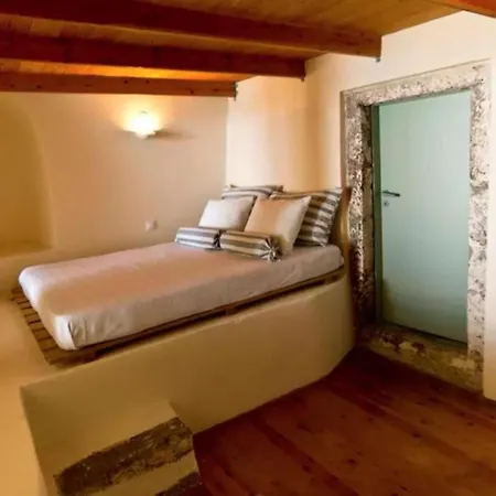 Hanging At The Top Of The World * Oia (Santorini)