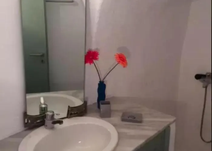 Hanging At The Top Of The World * Ia