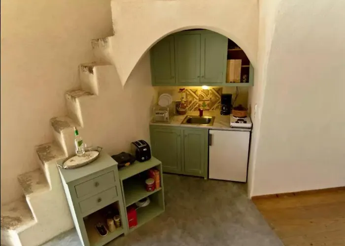 Apartment Hanging At The Top Of The World *